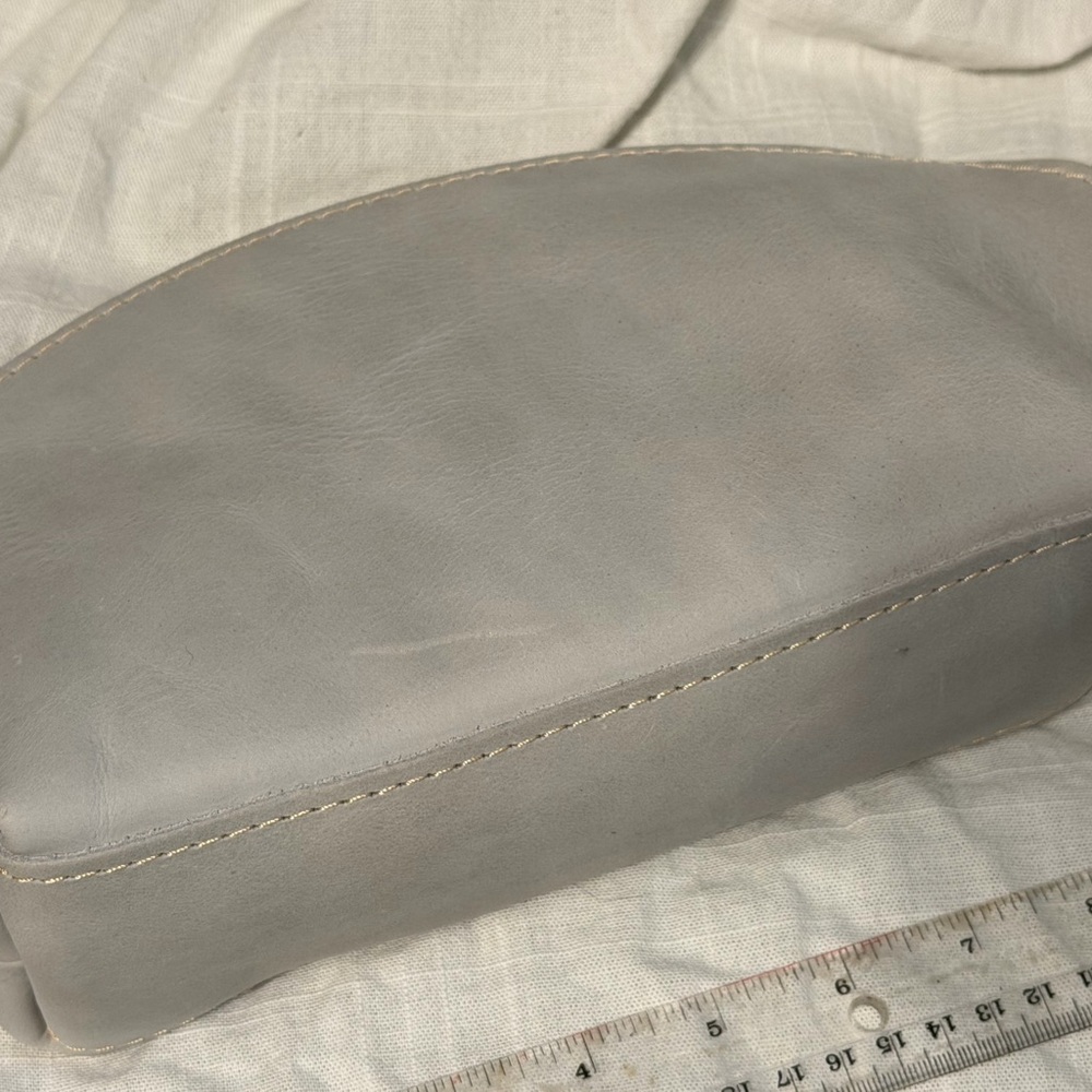 Portland Leather Total Eclipse Makeup Bag in Beluga New